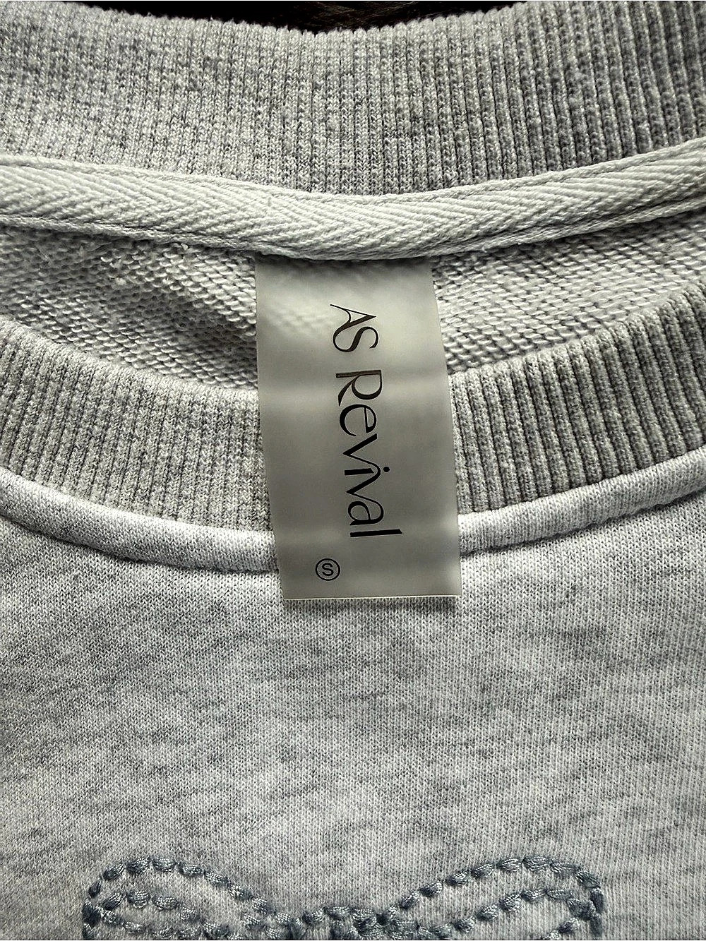 Altar’d State Revival Cropped Bow Embroidered Gray Sweatshirt Size Small - Picture 4 of 5